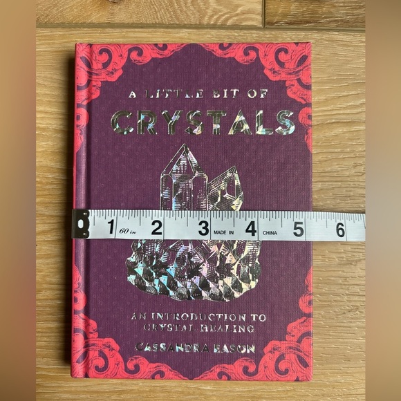 A Little Bit Of Crystals An Introduction To Crystal Healing by Cassandra Eason - Picture 14 of 14